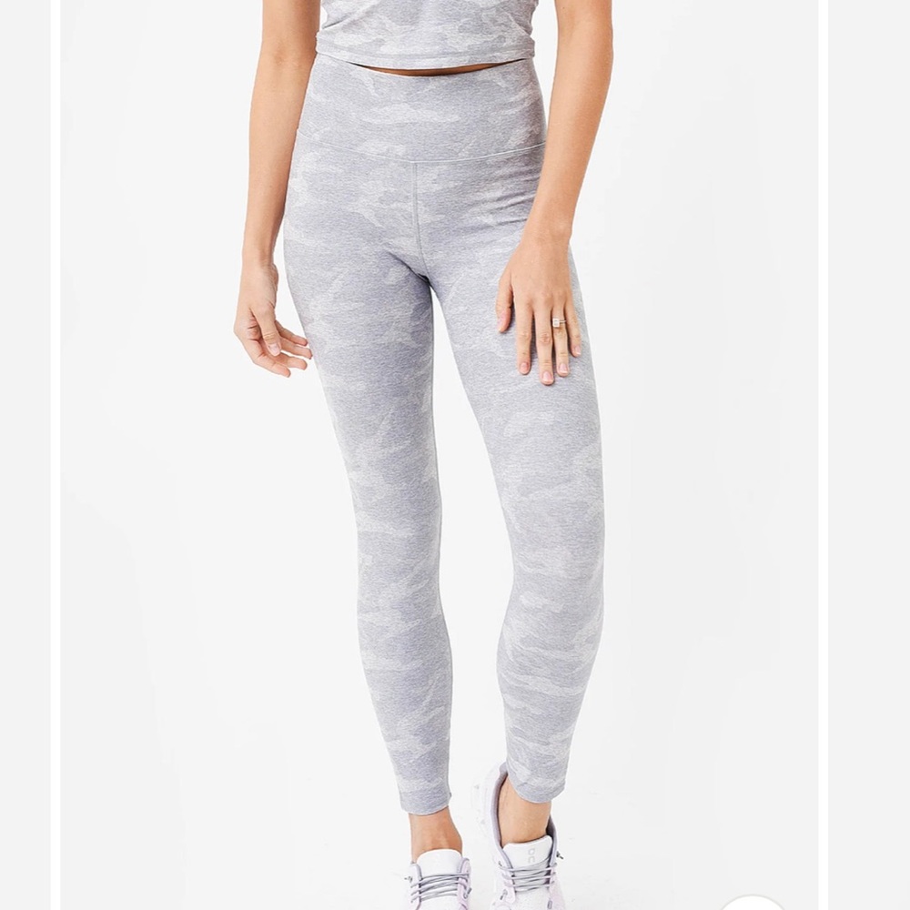 Vuori Clean Elevation Legging Pale Grey Camo